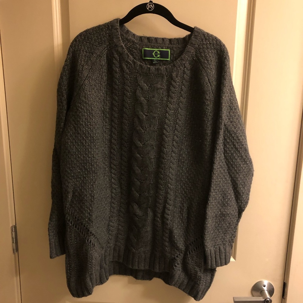 C wonder grey sweater EUC SZ L